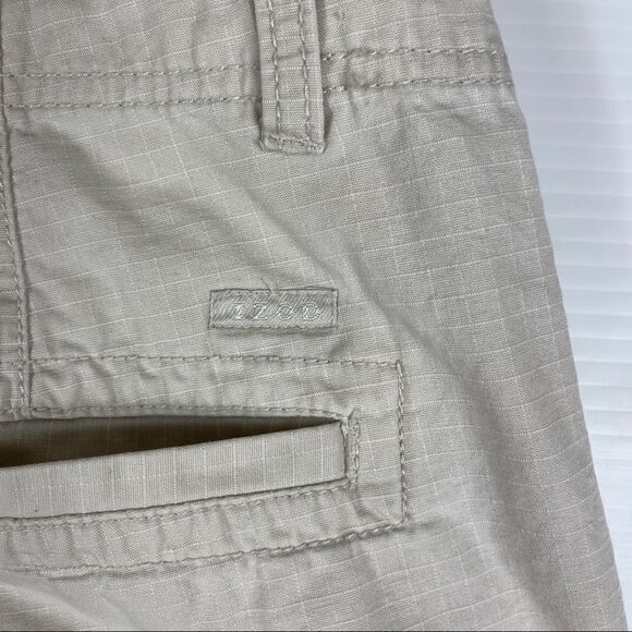IZOD Cargo Shorts Cotton Beige Men's Size 34 - Picture 3 of 9